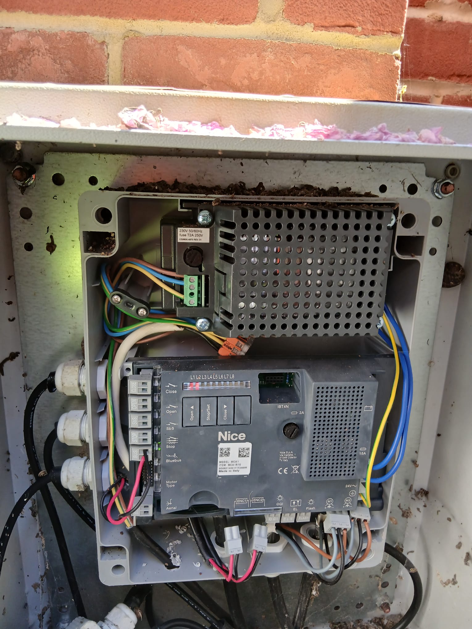 Gate controller wiring with extra inline connections between sensors and control board