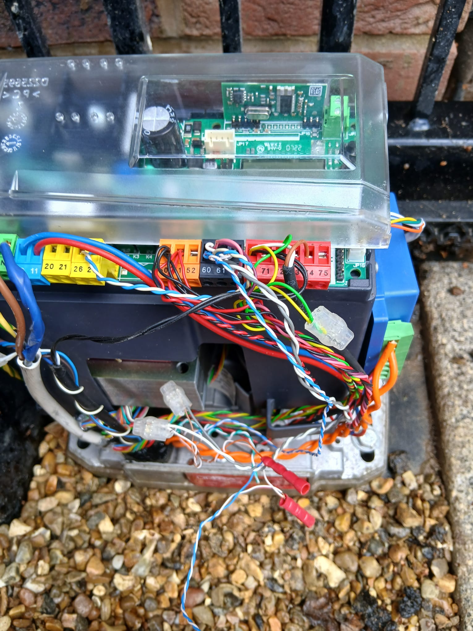 Tangled controller wiring with many inline connections, hard to trace faults